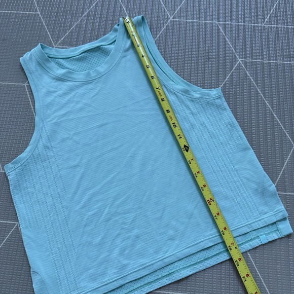 Lululemon Train to Be Tank Size 6 Wild Mint Sleeveless Crop - Picture 5 of 5